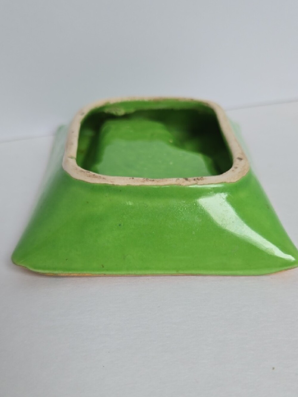 Vintage Green New Hampshire State-Shaped Ceramic Ashtray with Gold Trim - Picture 13 of 14